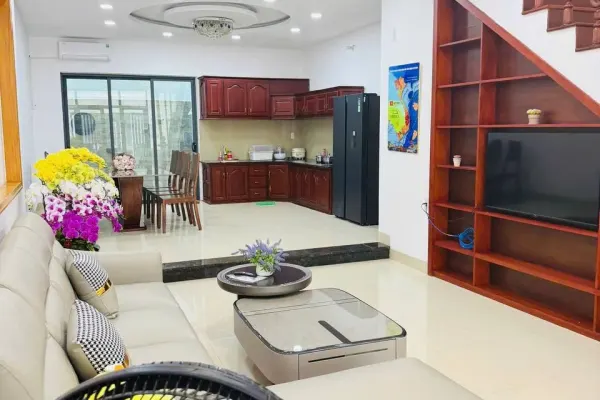 Дом, 4 спальни · 262.6 м² 4