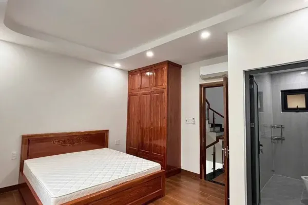 Дом, 3 спальни · 220 м²