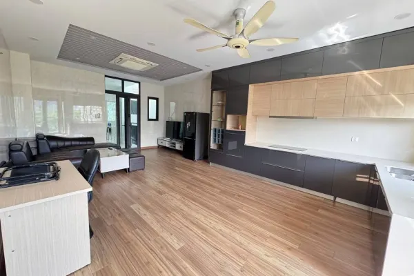 Дом, 3 спальни · 270 м² 3