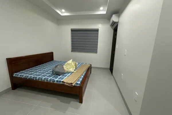 Дом, 4 спальни · 270 м² 6