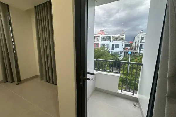 Дом, 4 спальни · 270 м² 9
