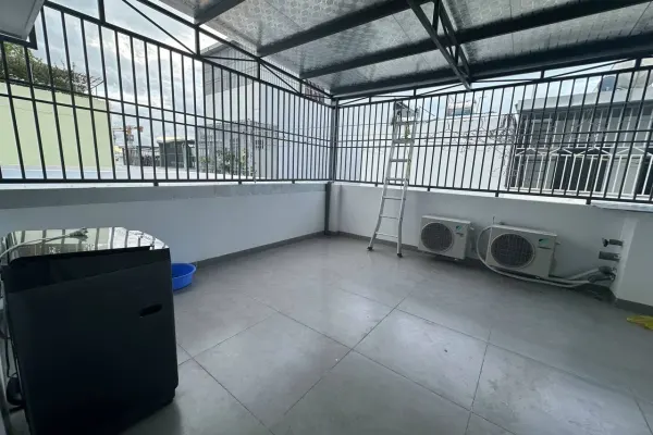 Дом, 4 спальни · 270 м² 10