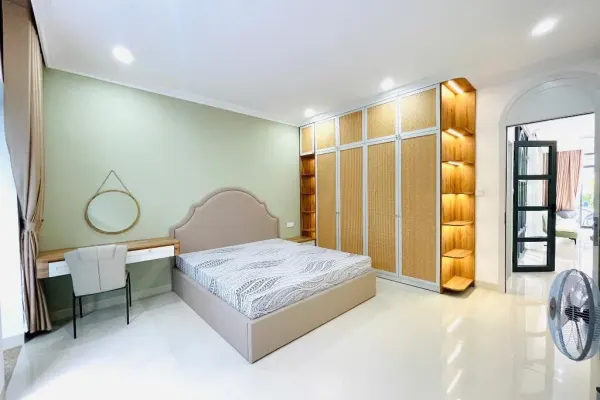 Квартира, 2 спальни · 94 м² 3