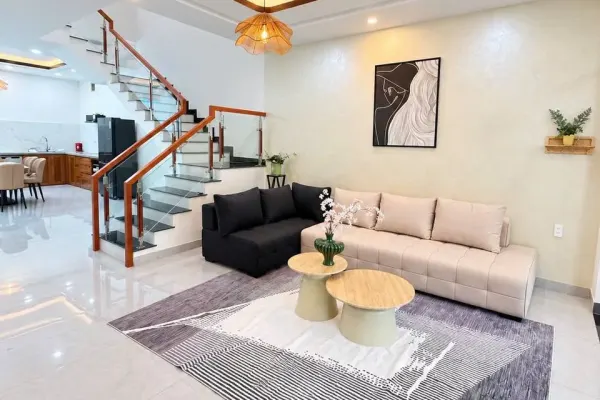 Дом, 3 спальни · 270 м²
