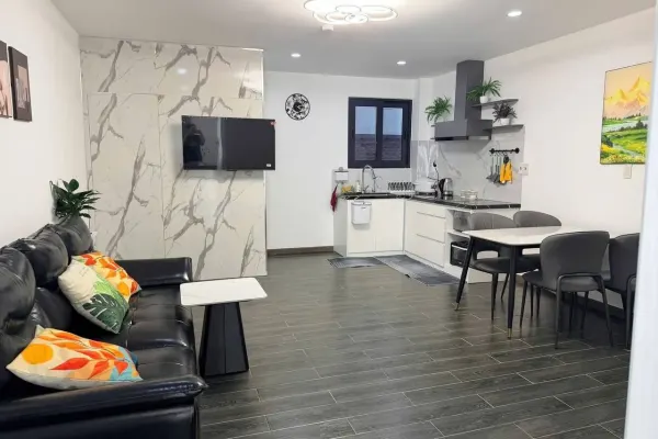 Квартира, 2 спальни · 95 м² 3