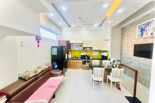 House, 5 спальни, 64.00 м²