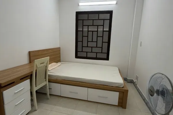 Дом, 4 спальни · 220 м² 4