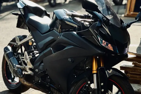 Yamaha R15