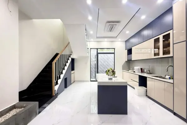 Дом, 3 спальни · 247.5 м² 4