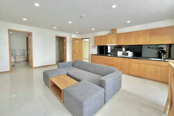 Квартира, 3 спальни · 100 м² 3