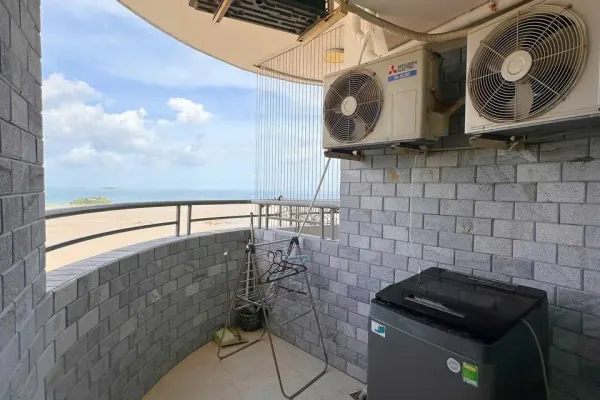 Квартира, 2 спальни · 90 м²