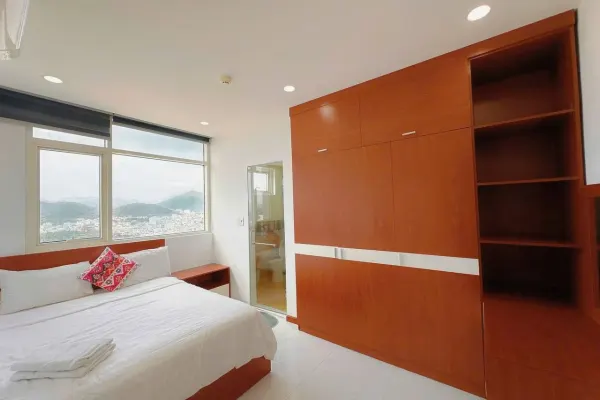 Квартира, 2 спальни · 90 м² 3