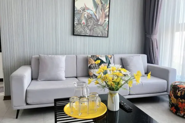 Квартира, 3 спальни · 90 м²