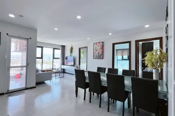 Квартира, 3 спальни · 90 м² 3