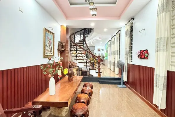 Дом, 5 спален · 250 м² 2