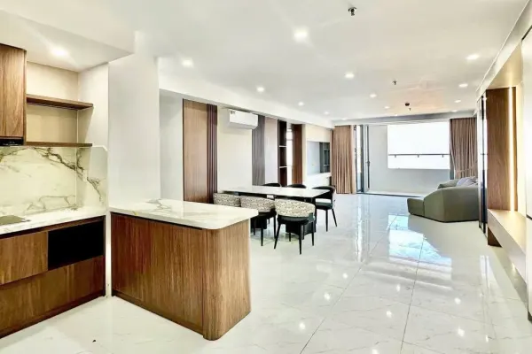 Квартира, 3 спальни · 100 м²