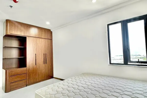 Квартира, 3 спальни · 100 м² 8