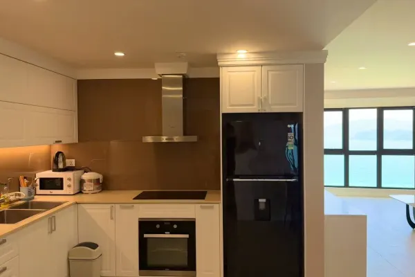 Квартира, 3 спальни · 125 м² 3