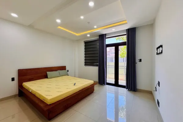 Дом, 4 спальни · 350 м² 4