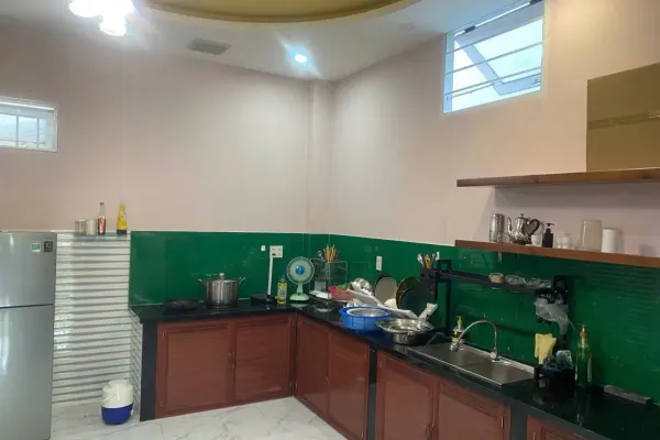 Дом, 3 спальни · 200 м² 2