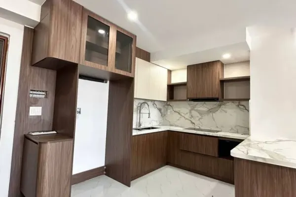 Квартира, 3 спальни · 130 м² 3