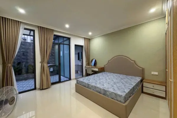 Дом, 3 спальни · 220 м² 6