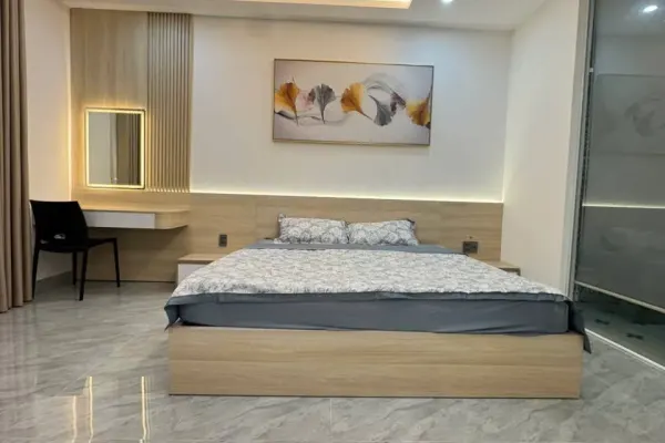 Дом, 3 спальни · 560 м² 3