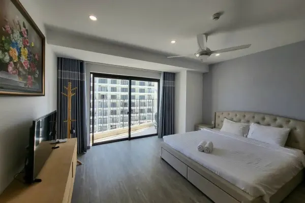 Квартира, 3 спальни · 102 м²