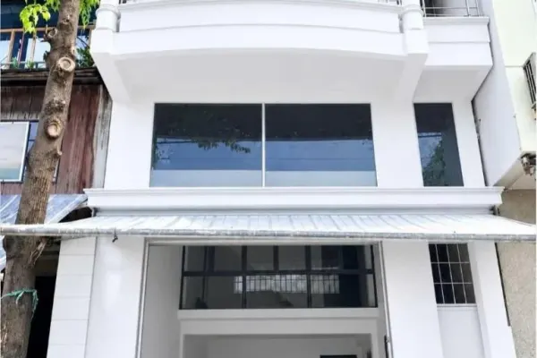 Квартира, 3 спальни · 60 м²