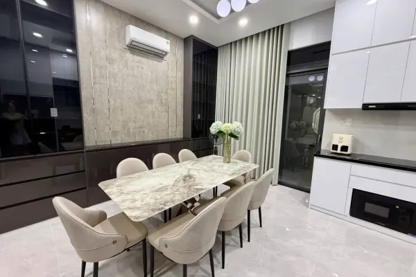 Дом, 4 спальни · 270 м² 2
