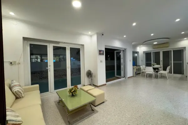 House, 5 спальни 4