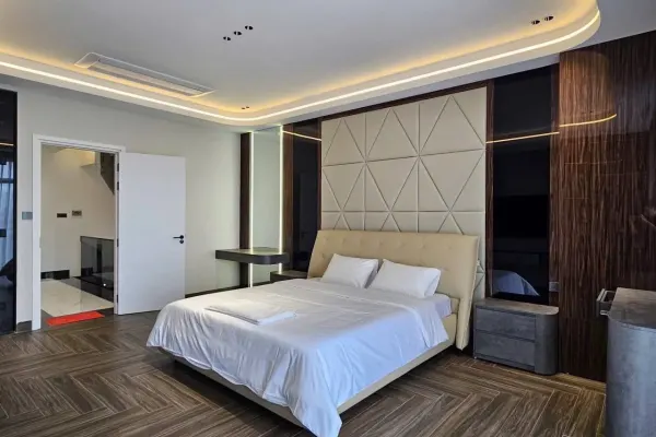 Дом, 3 спальни · 270 м² 5