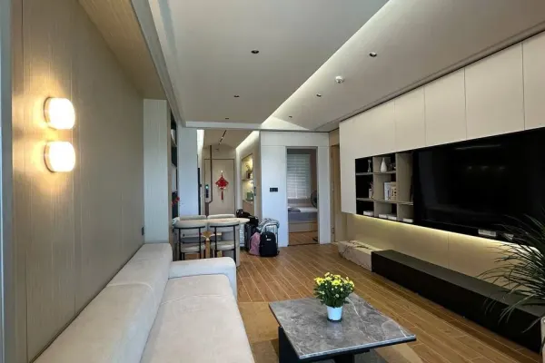 Квартира, 2 спальни · 70 м² 3