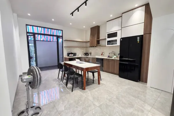 Вилла, 3 спальни · 270 м²