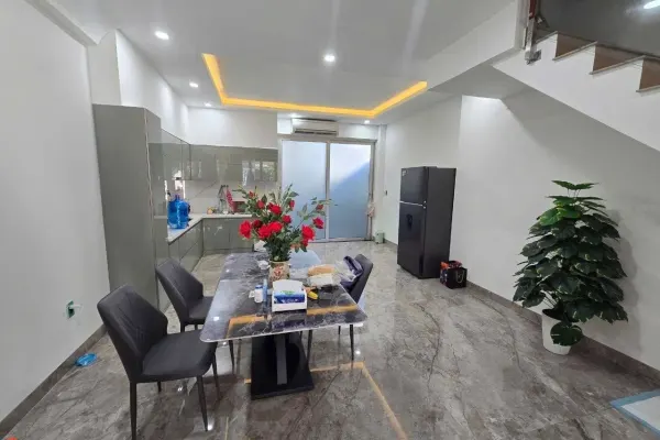 Дом, 3 спальни · 270 м² 3