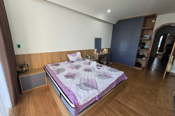 Дом, 3 спальни · 270 м² 5