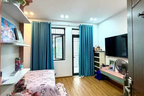 Дом, 3 спальни · 350 м² 2