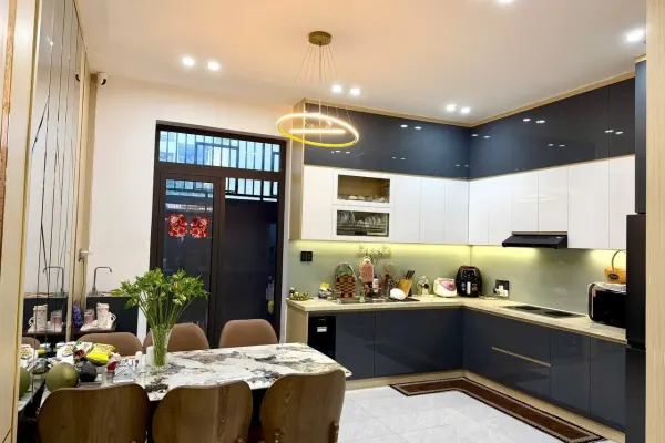 Дом, 3 спальни · 350 м² 8