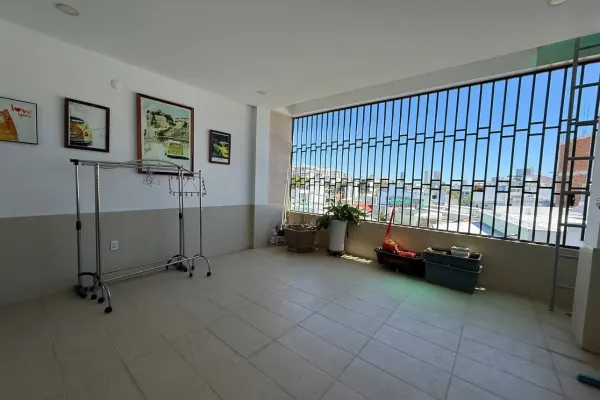 Дом, 5 спален · 360 м²