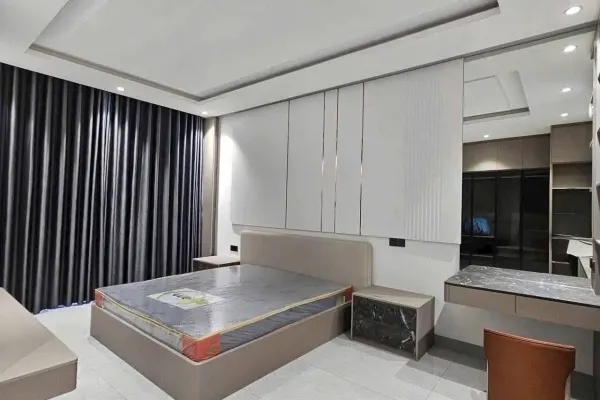 Дом, 4 спальни · 270 м² 5