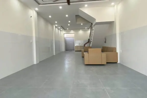 Дом, 4 спальни · 240 м² 2
