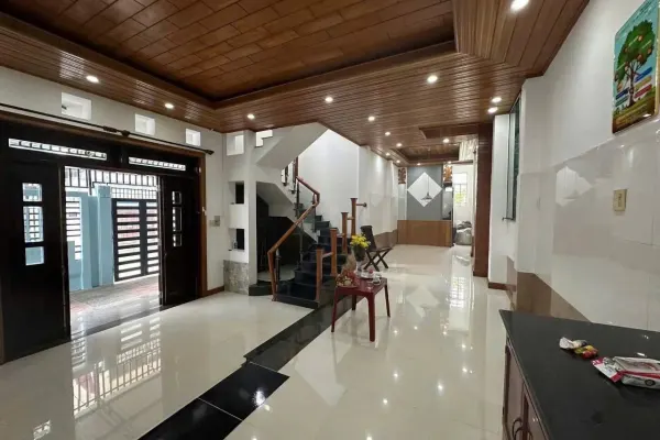Таунхаус, 5 спален · 300 м²