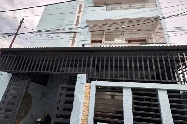 Таунхаус, 5 спален · 300 м² 2