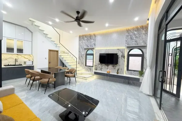 House, 4 спальни 3