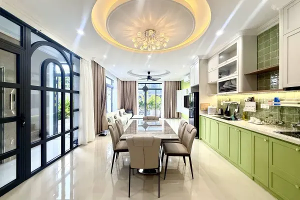 Квартира, 2 спальни · 90 м² 2