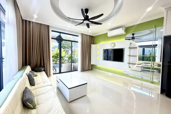 Квартира, 2 спальни · 90 м² 3