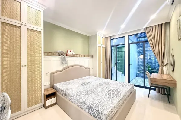 Квартира, 2 спальни · 90 м² 4