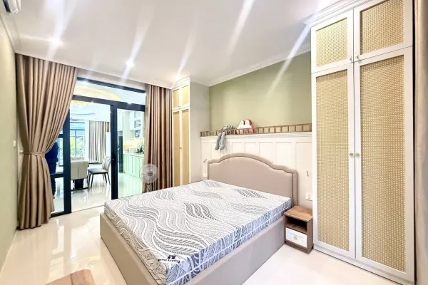 Квартира, 2 спальни · 90 м² 5