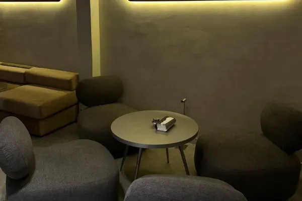 606 cafe & more 3