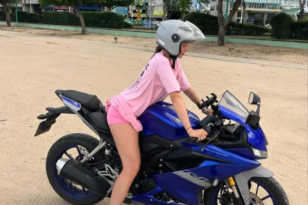 Yamaha R15 2